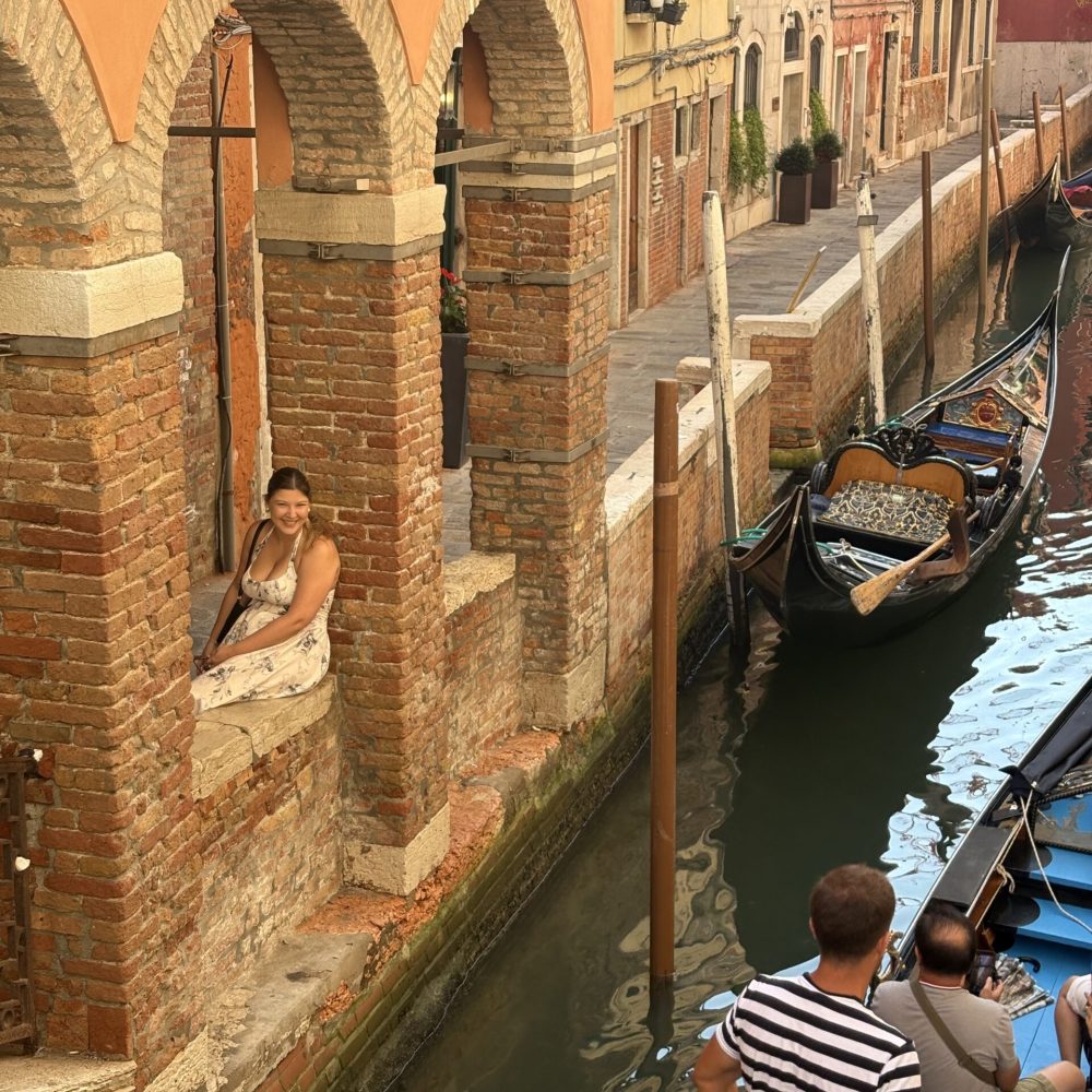 Manon la créatrice de Maui voyages à Venise