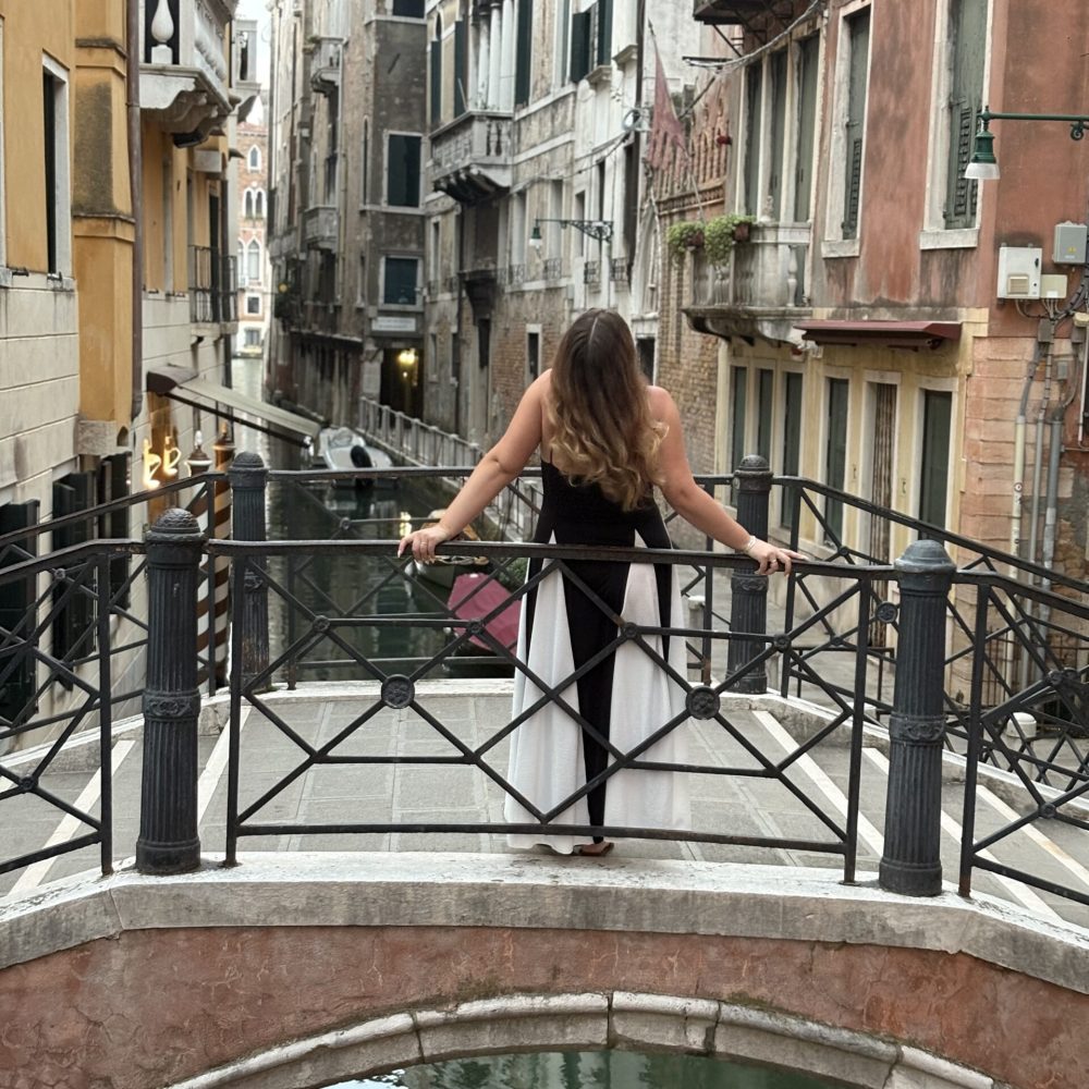 Manon la créatrice de Maui voyages à Venise