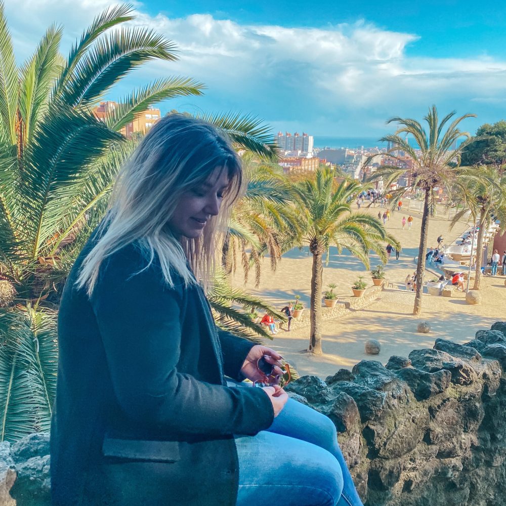 Manon la créatrice de Maui voyages à Barcelone